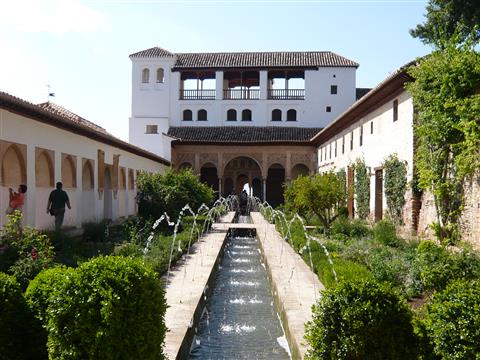 ヘネラリーフェ庭園／グラナダ